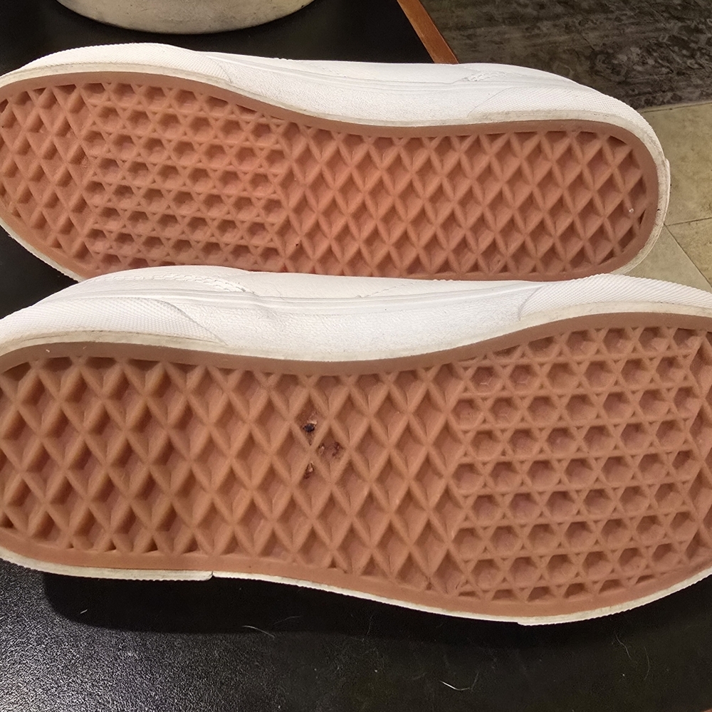 Vans - Picture 3 of 4